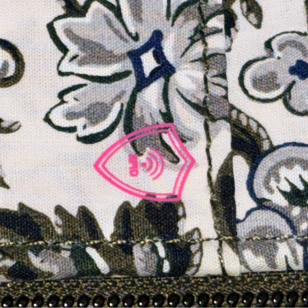 Vera Bradley RFID Smartphone Wristlet - Picture 6 of 8